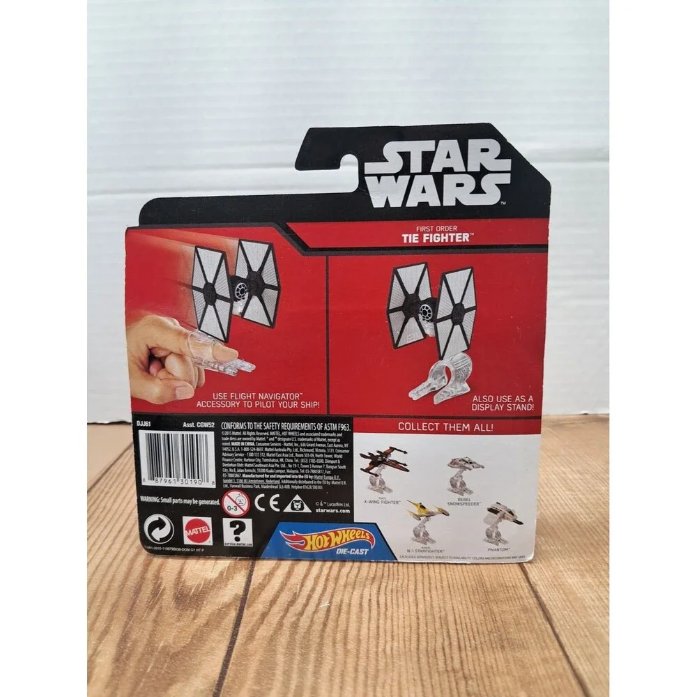 2015 Star Wars First Order TIE Fighter Hot Wheels Starship & Flight Stand Sealed